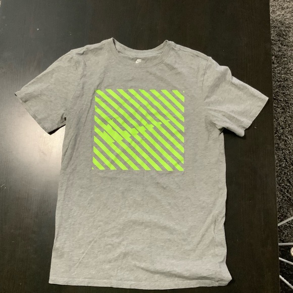 Reebok Hockey Windbreaker Jacket and NIKE t-shirt size small - Picture 7 of 9